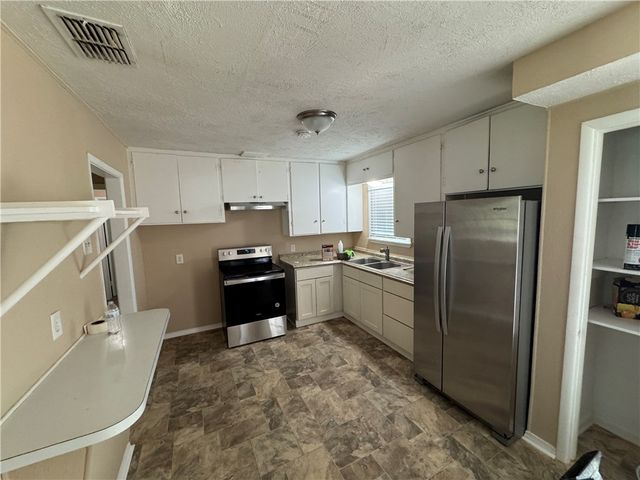 913 Clare Dr, Corpus Christi, TX 78412