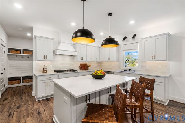 6819 Cove Creek Ct, Moseley, VA 23120