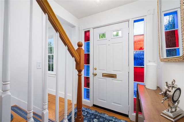 5 Tews Court, Newport, RI 02840