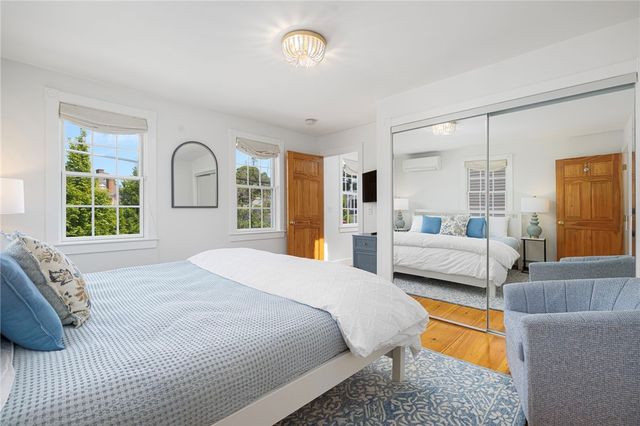 5 Tews Court, Newport, RI 02840
