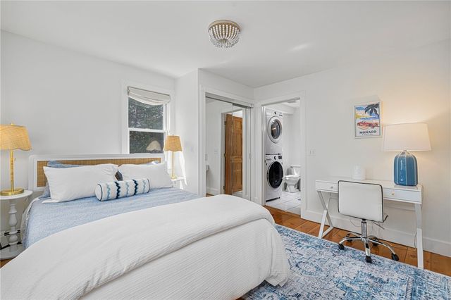 5 Tews Court, Newport, RI 02840