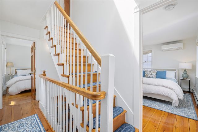 5 Tews Court, Newport, RI 02840