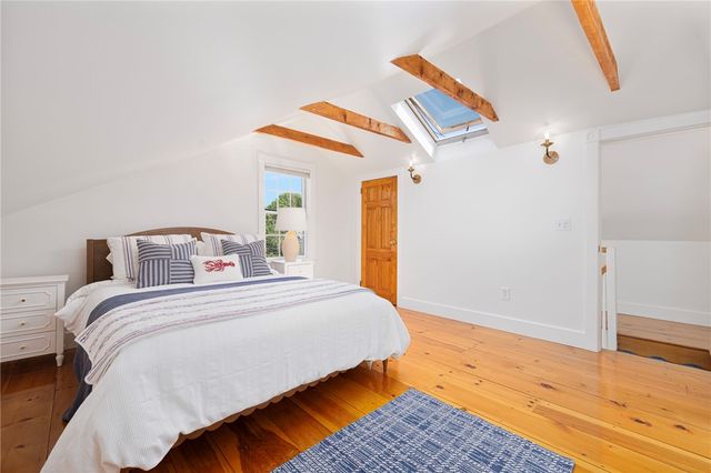 5 Tews Court, Newport, RI 02840