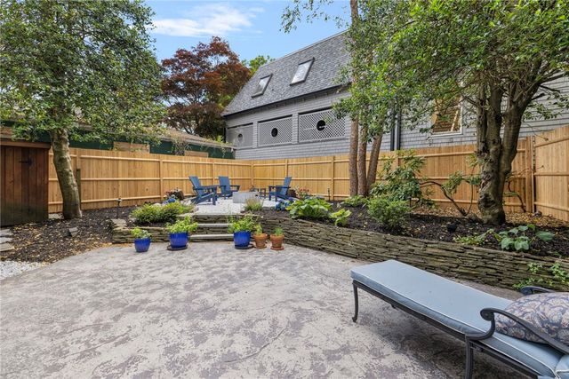 5 Tews Court, Newport, RI 02840