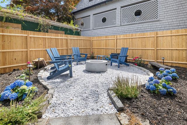 5 Tews Court, Newport, RI 02840