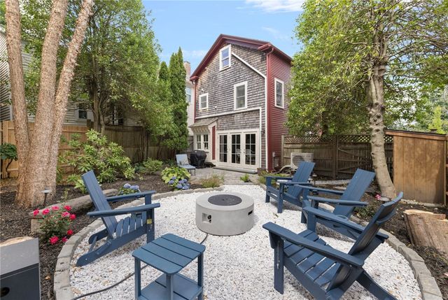 5 Tews Court, Newport, RI 02840