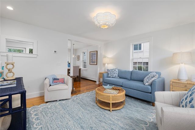 5 Tews Court, Newport, RI 02840