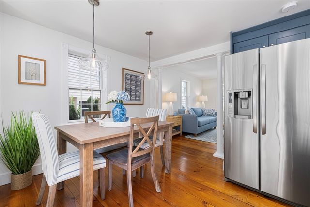 5 Tews Court, Newport, RI 02840