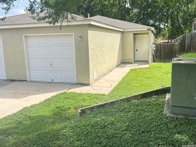 11237 Terra Loop Rd, San Antonio, TX 78233