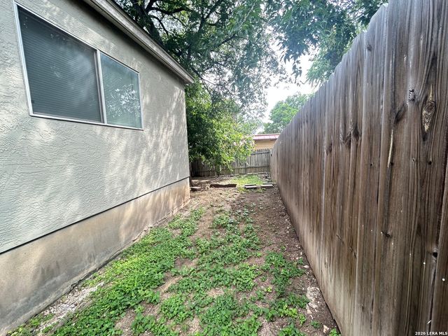 11237 Terra Loop Rd, San Antonio, TX 78233