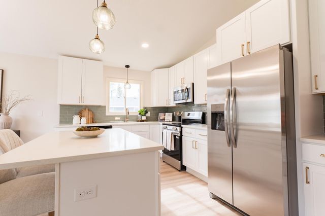 2515 N 83rd Avenue N, Brooklyn Park, MN 55444