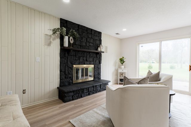 2515 N 83rd Avenue N, Brooklyn Park, MN 55444