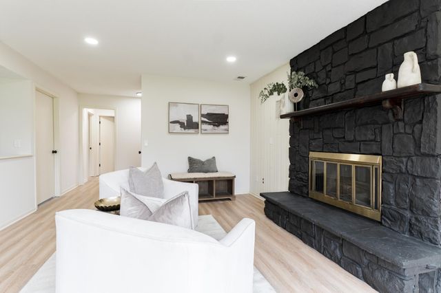 2515 N 83rd Avenue N, Brooklyn Park, MN 55444