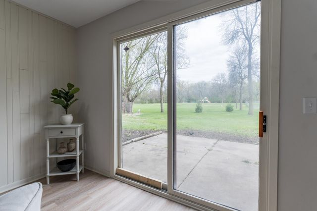 2515 N 83rd Avenue N, Brooklyn Park, MN 55444