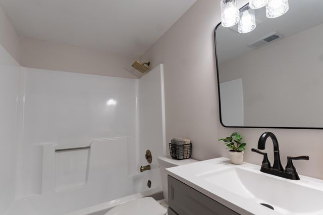 2515 N 83rd Avenue N, Brooklyn Park, MN 55444