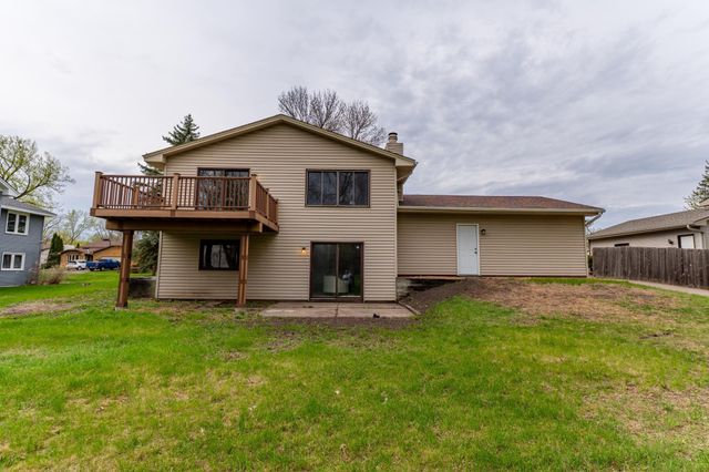 2515 N 83rd Avenue N, Brooklyn Park, MN 55444