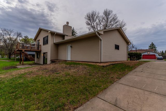 2515 N 83rd Avenue N, Brooklyn Park, MN 55444