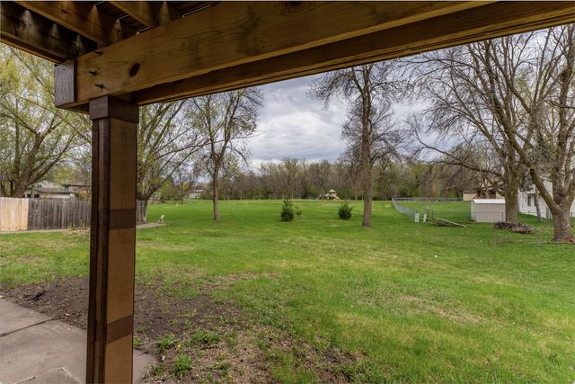 2515 N 83rd Avenue N, Brooklyn Park, MN 55444