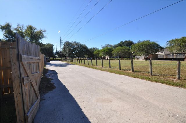 2113 Whittier Drive, Houston, TX 77032