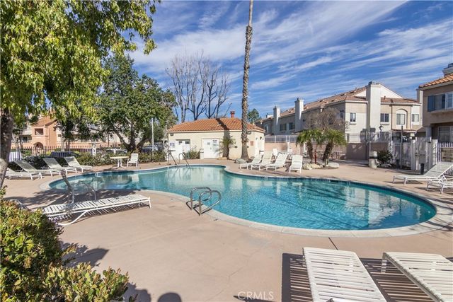 27006 Karns Court 61305, Canyon Country, CA 91387