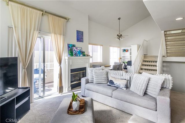 27006 Karns Court 61305, Canyon Country, CA 91387