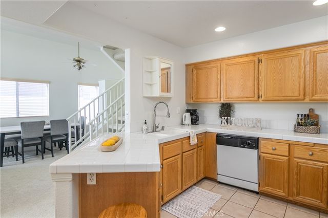 27006 Karns Court 61305, Canyon Country, CA 91387