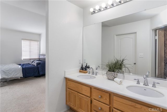 27006 Karns Court 61305, Canyon Country, CA 91387