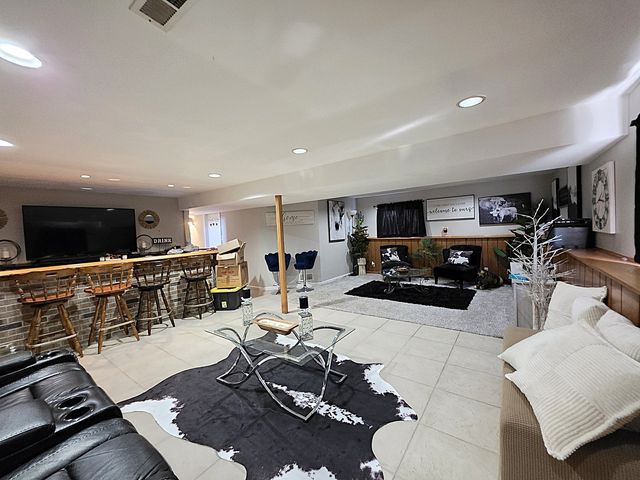 5N087 Mary Court, St. Charles, IL 60175