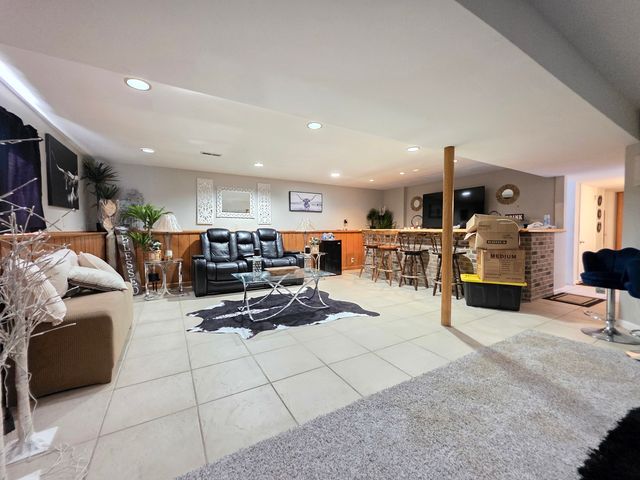 5N087 Mary Court, St. Charles, IL 60175