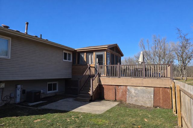 5N087 Mary Court, St. Charles, IL 60175