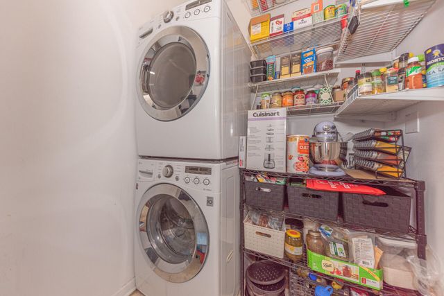 1042 W Summerfield Glen Circle, Ann Arbor, MI 48103