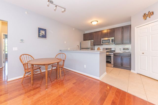 1042 W Summerfield Glen Circle, Ann Arbor, MI 48103