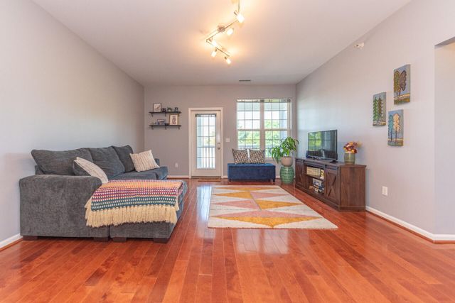 1042 W Summerfield Glen Circle, Ann Arbor, MI 48103
