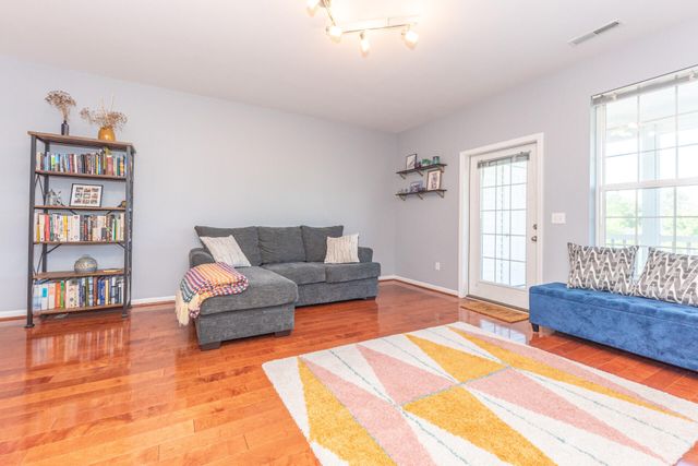 1042 W Summerfield Glen Circle, Ann Arbor, MI 48103