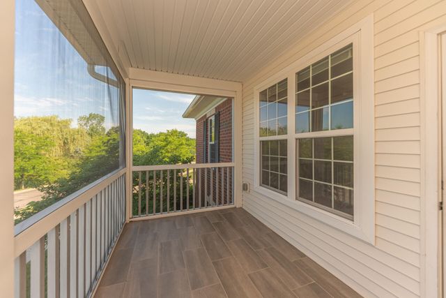 1042 W Summerfield Glen Circle, Ann Arbor, MI 48103