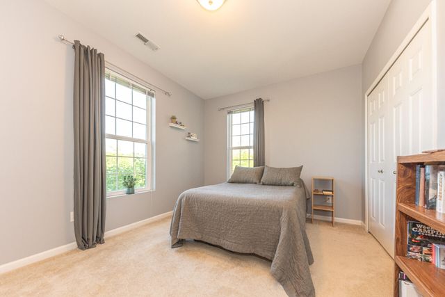 1042 W Summerfield Glen Circle, Ann Arbor, MI 48103