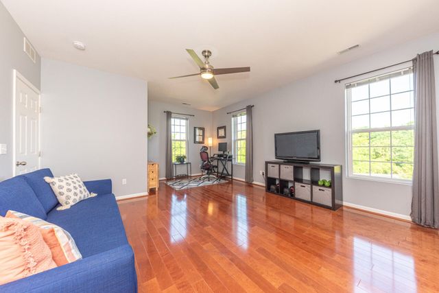 1042 W Summerfield Glen Circle, Ann Arbor, MI 48103