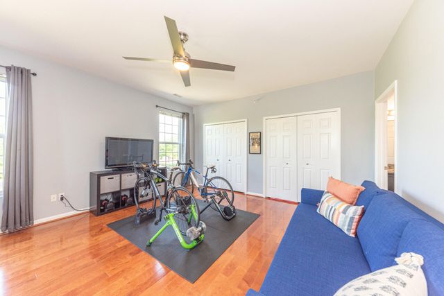 1042 W Summerfield Glen Circle, Ann Arbor, MI 48103