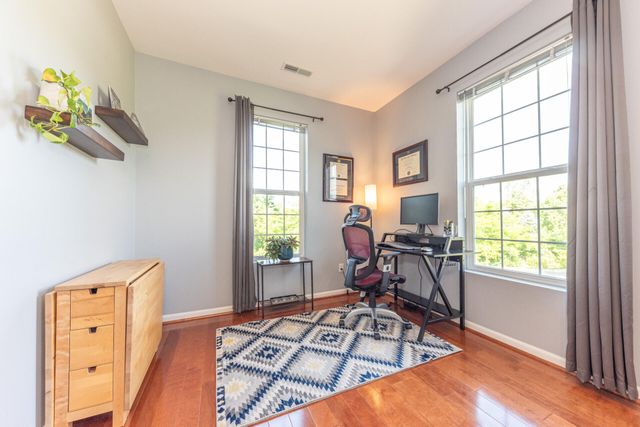 1042 W Summerfield Glen Circle, Ann Arbor, MI 48103