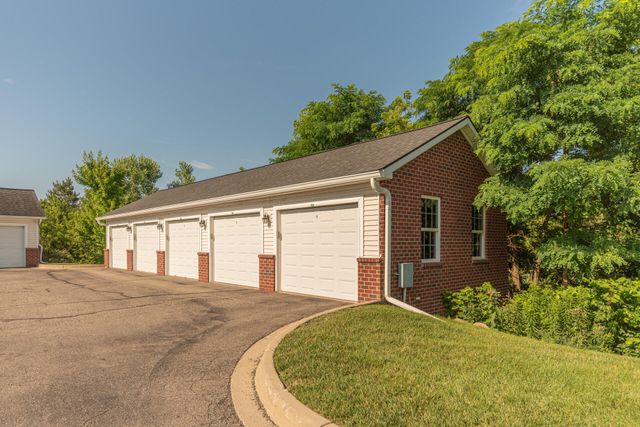 1042 W Summerfield Glen Circle, Ann Arbor, MI 48103