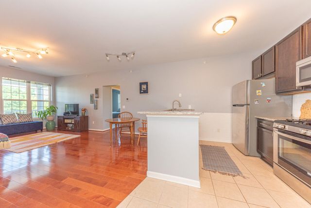 1042 W Summerfield Glen Circle, Ann Arbor, MI 48103