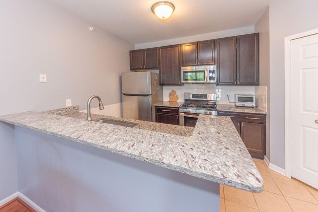 1042 W Summerfield Glen Circle, Ann Arbor, MI 48103