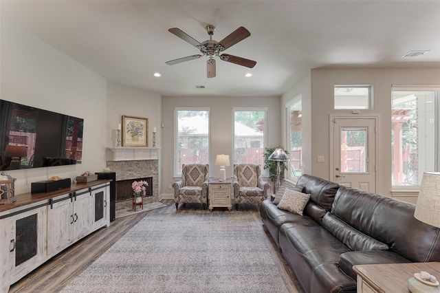 756 Holly Springs Drive, Conroe, TX 77302