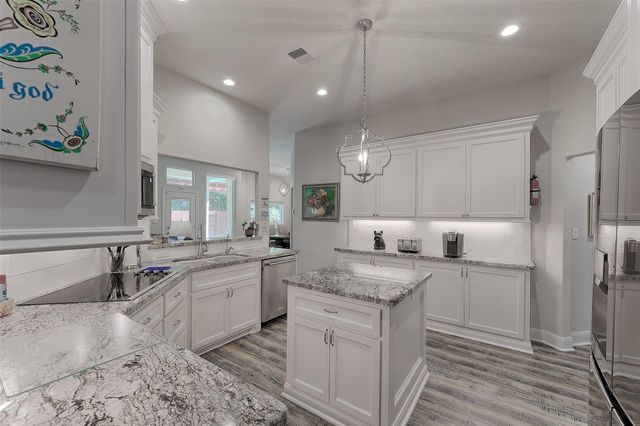756 Holly Springs Drive, Conroe, TX 77302