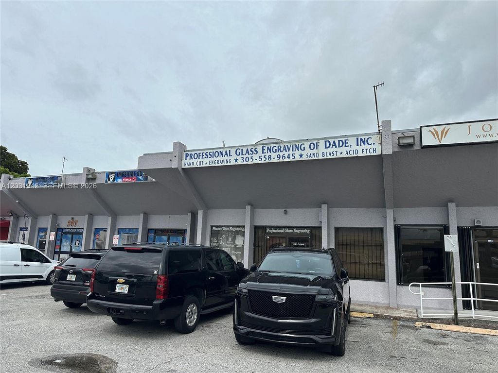3960 W 16th Avenue 205, Hialeah, FL 33012