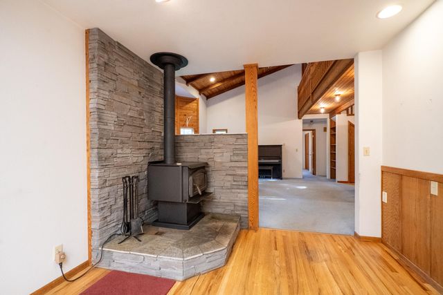 209 College Drive, Grants Pass, OR 97527