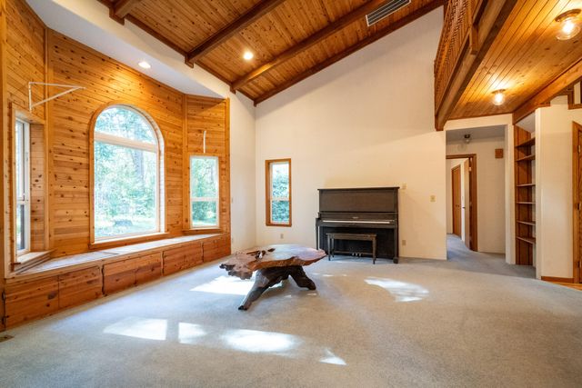 209 College Drive, Grants Pass, OR 97527