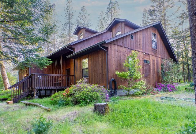 209 College Drive, Grants Pass, OR 97527