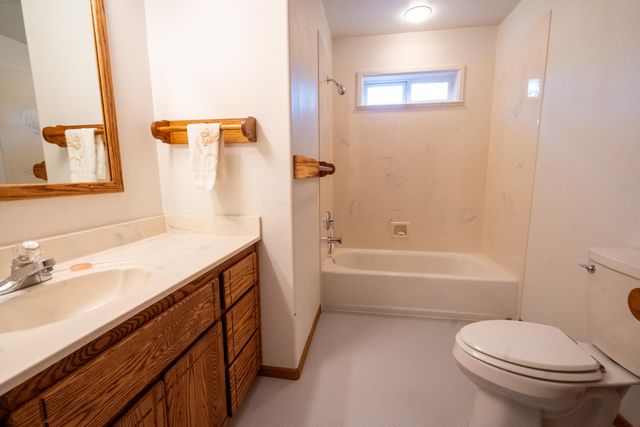209 College Drive, Grants Pass, OR 97527