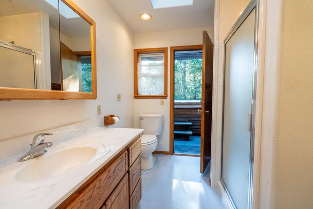 209 College Drive, Grants Pass, OR 97527
